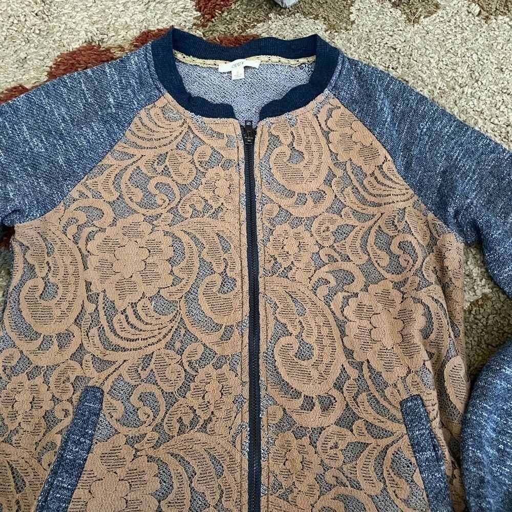 ❤️Lace Front Jacket ❤️ - Picture 2 of 4